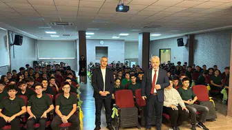 Samsun'da akademisyenler, lise öğrencilerine ilk derslerini verdi