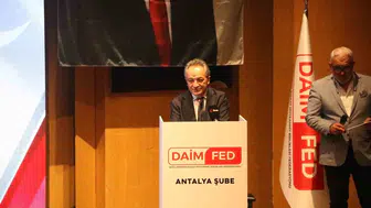 Kürşad Tüzmen: Antalya'nın yapı stoku ciddi sıkıntılar taşıyor
