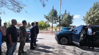 Başsavcı Aydın Tuncay, şehit Ömer Halisdemir’in kabrini ziyaret etti