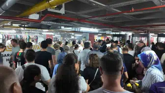 İstanbul'da alışveriş savaşları: Çadır günlerinde yoğun ilgi