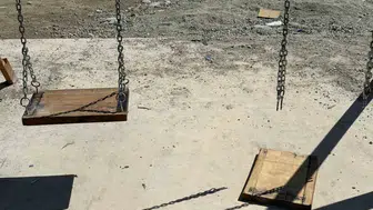 Boyabat'ta çocuk parkındaki malzemelere zarar verildi