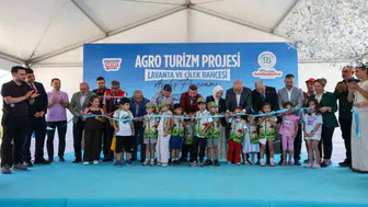Arnavutköy'de tarım turizmine yeni bir soluk: Çilek ve lavanta bahçesi açıldı