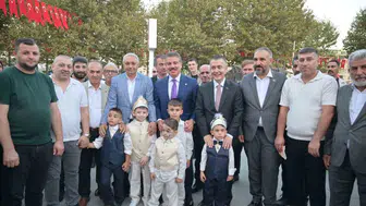 Esenyurt'ta 1071 çocuk için renkli sünnet şöleni yapıldı