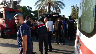 Antalya'da tur minibüsü, otomobil ve kamyonet çarpıştı: 15 yaralı