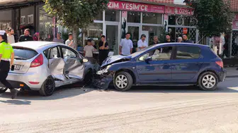 İnegöl’de meydana gelen trafik kazasında 3 kişi yaralandı