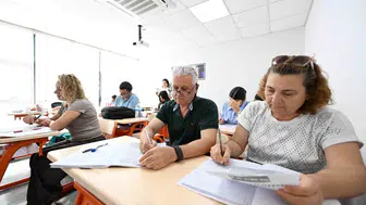 Mersin'deki ücretsiz İngilizce kursları büyük ilgi görüyor