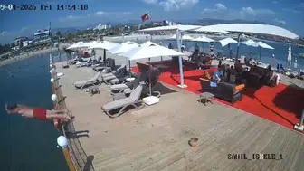 Alanya'da sığ suya balıklama atlayan 39 yaşındaki adam hayatını kaybetti