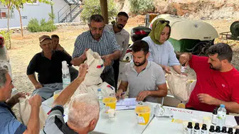 Mersin’de çiftçilere Akdeniz meyve sineğiyle mücadele eğitimi verildi