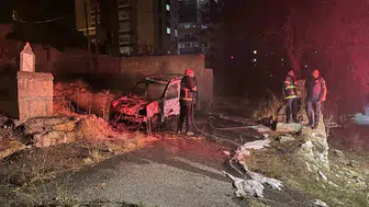 Niğde'de park halindeki araçta yangın paniği