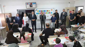 Ağrı'da uyum haftası ile öğrencilerin okula başlangıç heyecanı başladı