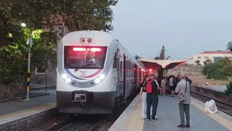 Denizli-İzmir treninde motor arızası yolcuları mağdur etti