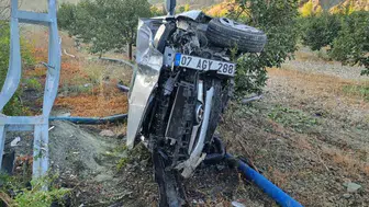 Gölbaşı'nda otomobil meyve bahçesine düştü: 4 kişi yaralandı
