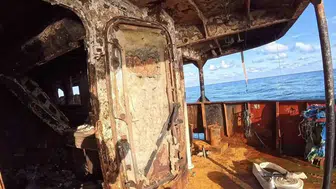 Rus gemisinin iç görüntüleri saldırının izlerini taşıyor