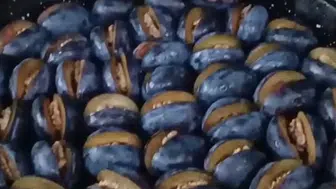 Dalında 4 liraya düşen ton eriği kışlık tatlıya dönüşüyor