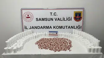 Jandarma motosiklet çantasında uyuşturucu hapları buldu