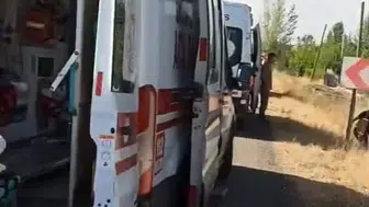 Elazığ'da şarampole devrilen araçta 2 kişi yaralandı