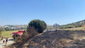 Antakya'da meydana gelen otluk alan yangını hızla kontrol altına alındı