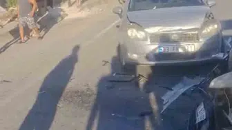 Bursa'da hafriyat kamyonu iki araca çarptı, bahçeye uçtu: Bir yaralı