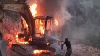 Yol çalışmasında kullanılan iş makinesi yandı: Tuncay Altaş şoke oldu