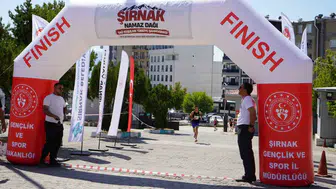 Şırnak’ta renkli bir etkinlik: dağ koşusu şampiyonası tarihi anlara sahne oldu