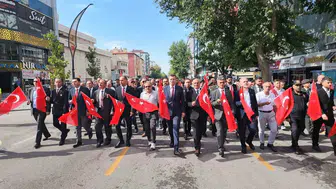 Niğde’de gaziler ve vatandaşlar omuz omuza: Kardeşlik yürüyüşü düzenlendi
