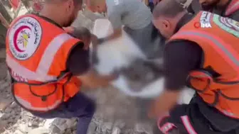 Gazze'de yıkılan evin enkazından 28 Filistinli çıkarıldı