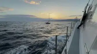 Demre açıklarında arızalanan İngiltere bayraklı tekne, sahil güvenlik ekipleri tarafından kurtarıldı