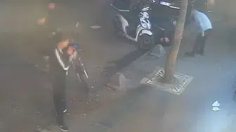 Küçükçekmece'de sokakta silahlı saldırı: genç tutuklandı