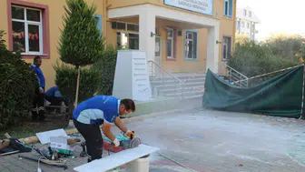 Muğla Büyükşehir, zarar gören Atatürk büstüne hızla müdahale etti