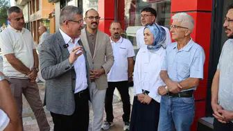 AK Parti İl Başkanı Subaşıoğlu İstiklal Caddesi’nde esnafları dinledi