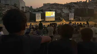 Gazze'de gezen sinema çocuklara umut oluyor