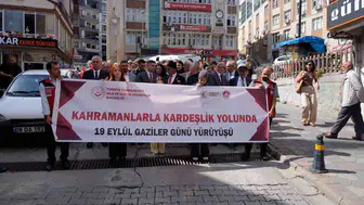 Artvin'de gaziler günü kutlaması: kardeşlik yolunda kortej yürüyüşü