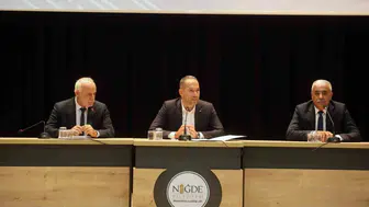 Niğde'de okul servis şoförleri için güvenlik toplantısı düzenlendi
