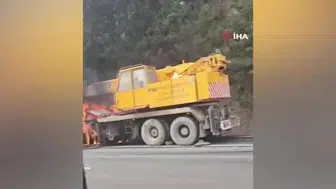 Bursa'da seyir halindeki iş makinesi alev aldı