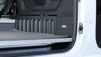 Yenilenen Renault Master minibüs ve kamyonet kullanıcılara sunuluyor