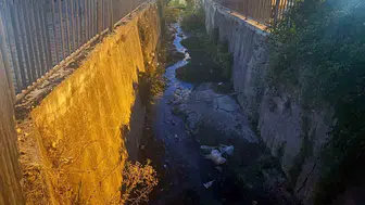 Urla'daki dere kirliliği vatandaşları isyan ettirdi
