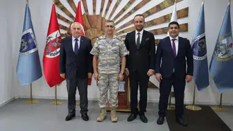Kütahya belediye başkan yardımcılarının tuğgeneral baş’a nezaket ziyareti