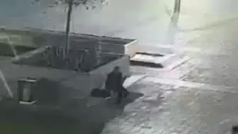 Beyoğlu'nda bankta unutulan cep telefonunu çalan hırsız yakalandı