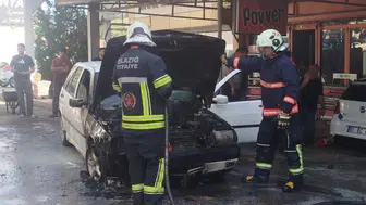 Elazığ sanayi sitesinde otomobil kaynar alevlere kapıldı