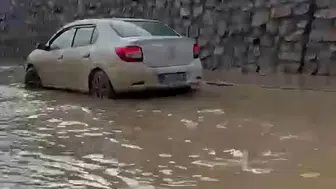 Sel felaketi Erzurum-Artvin karayolunu kapattı: Bir araç mahsur kaldı
