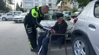 Burdur'da 85 yaşındaki dede trafiğe çıkınca kızı ihbarda bulundu