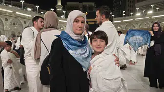 Kahramanmaraş'taki okul saldırısında kaybedilenlerin aileleri kutsal topraklarda umre ibadeti yapıyor