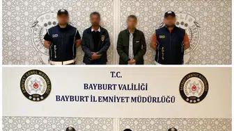 Bayburt’ta göçmen kaçakçılığına yönelik operasyon: İki düzensiz göçmen ve iki şüpheli yakalandı