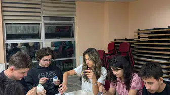 Gençler sanatla üretiyor, yeteneklerini geliştiriyor