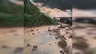 Çin’de tayfunun yol açtığı sel felaketi araçları sürükledi