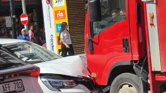 Adıyaman'da otomobil park halindeki kamyonete çarptı: 1 yaralı