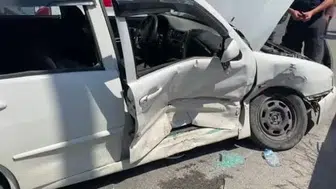 Aydın'da iki otomobil çarpıştı: 1 bebek de dahil 4 yaralı
