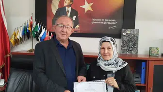Bandırma'da okuma yazma öğrenen Nezahat Örek'in azimli hikayesi