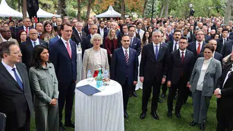 Bakan Kacır, Almanya’nın Kuzey Ren-Vestfalya Eyaleti Başbakanı Wüst ile görüştü