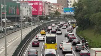 İstanbul'da yağmur nedeniyle trafik yoğunluğu yüzde 69'a ulaştı